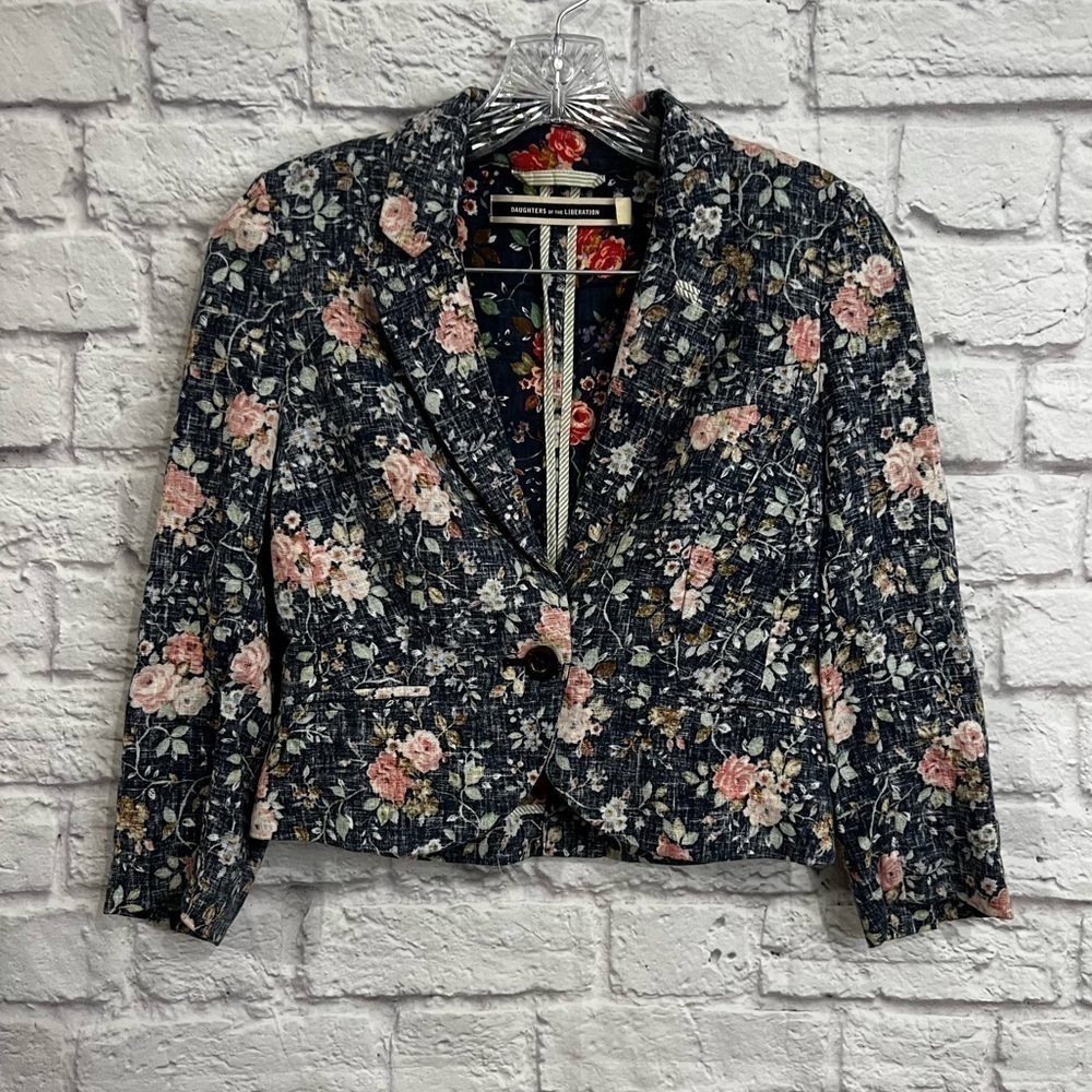 Anthropologie daughters of liberation Women's Navy pink floral cropped blazer